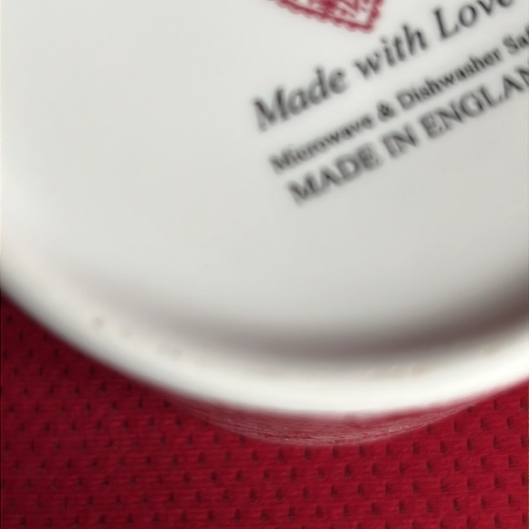 Queens Made with Love Mug Red White Full Pattern - Picture 9 of 9